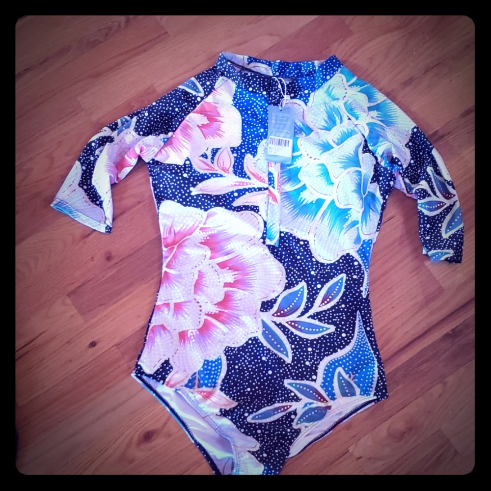 Swimming suit/rash guard